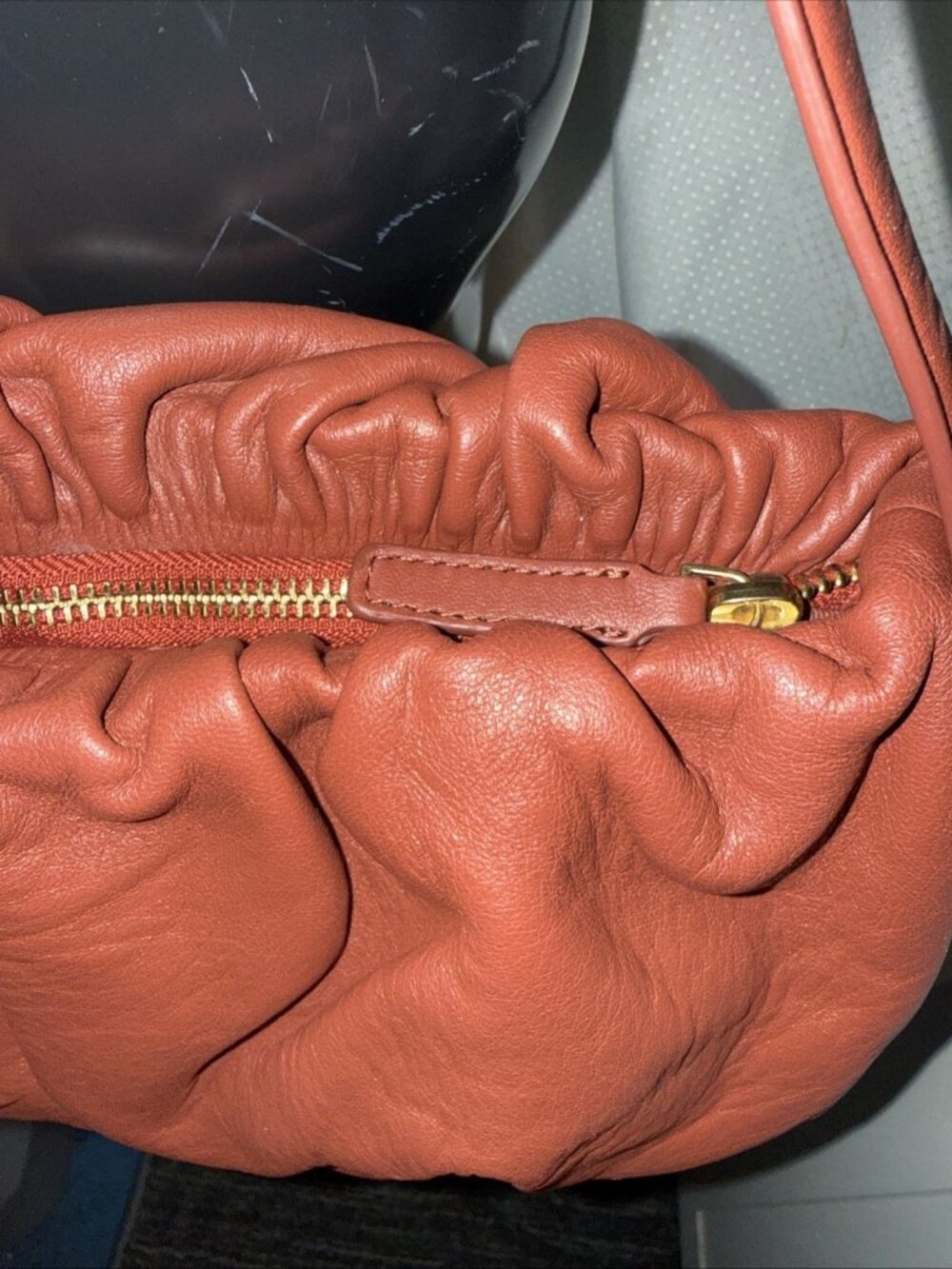 Anthropologie Shoulder Bag Lamb Leather Brown Rust Gathered Runched Gold Zipper - Picture 6 of 16